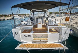 Beneteau Oceanis 38.1